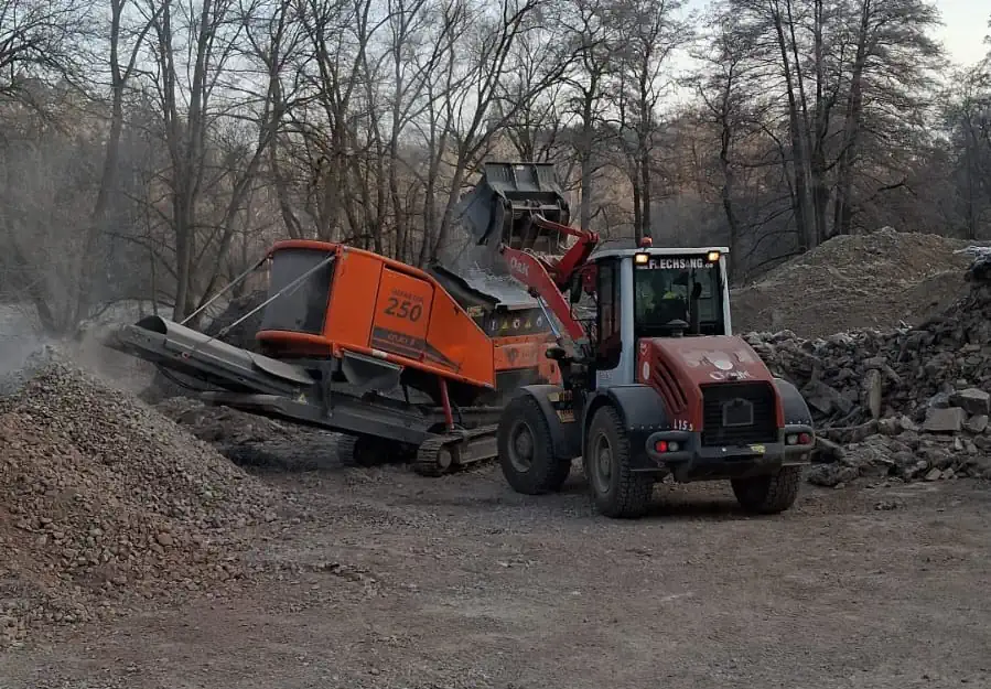 mobile Brechanlage und Radlader 10t Lengenfeld
